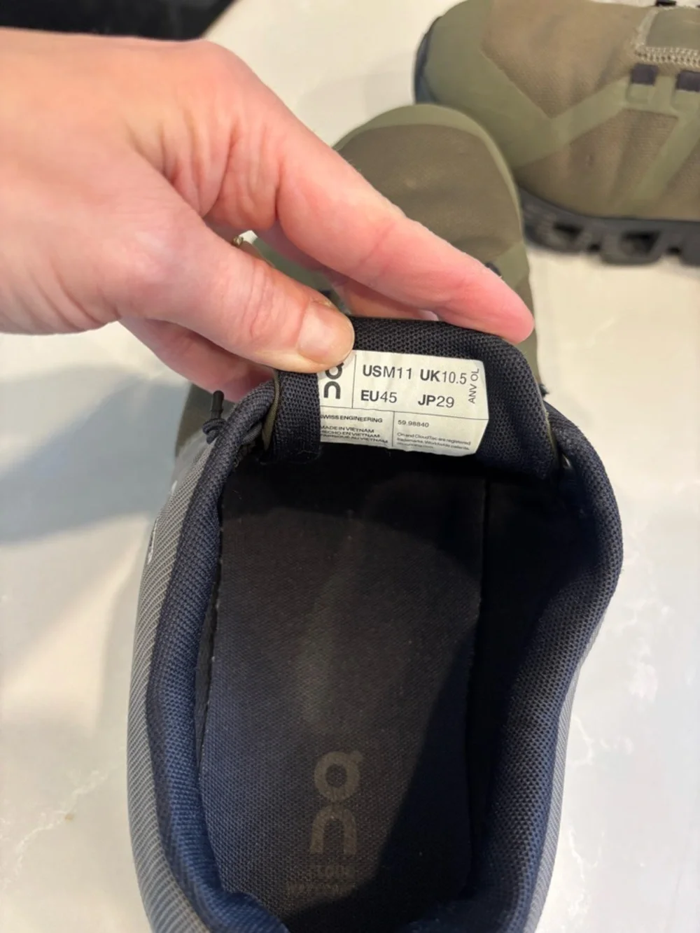 On Running Cloud Waterproof Shoes Men’s 11 Olive Green Trail Athletic - Picture 9 of 10